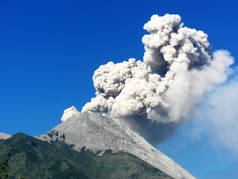 火山山抽烟