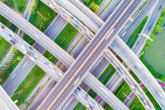 从车辆移动运输概念看交通交叉路口道路