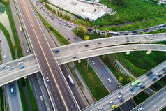 从车辆移动运输概念看交通交叉路口道路