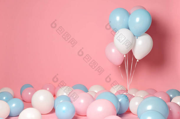 氦充气乳胶面板颜色浅蓝色粉红色白色气球背景装饰在生日婚礼合作党