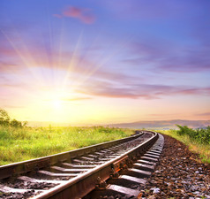 铁路在日落时