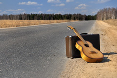 行李和吉他的空路