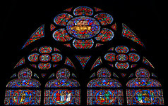 巴黎圣母院的玻璃窗口
