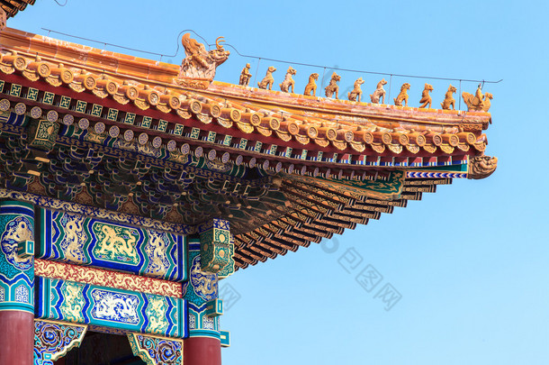 在<strong>北京故宫</strong>的屋顶迷你的想想垫上笑工作的好男人