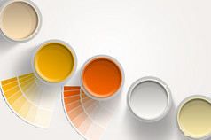 五个油漆罐-黄色、 橙色、 白色白色背景上