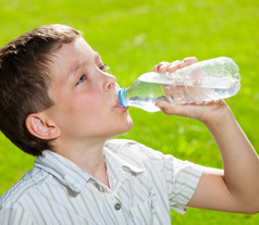 儿童饮水