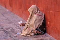 墨西哥街头乞丐女子头盖