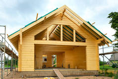 建造一座木屋的框架。爱沙尼亚、欧洲