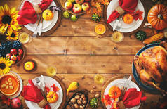 感恩节庆典传统晚宴套餐概念与复制空间