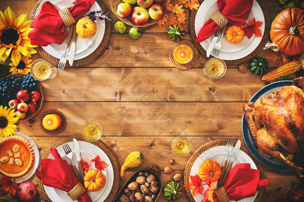 感恩节庆典传统晚宴套餐概念与复制空间