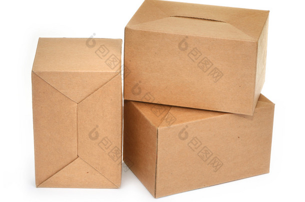 三个纸板箱