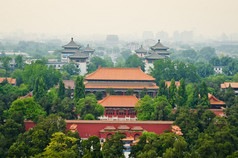 从北海公园北京的朦胧的视图