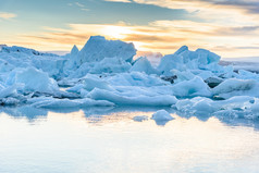 冰山在冰岛冰川湖的风景