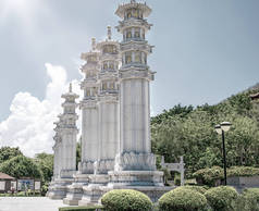 三亚岛上的佛教公园, 开阔的空间, 许多雕像和美丽的地方.