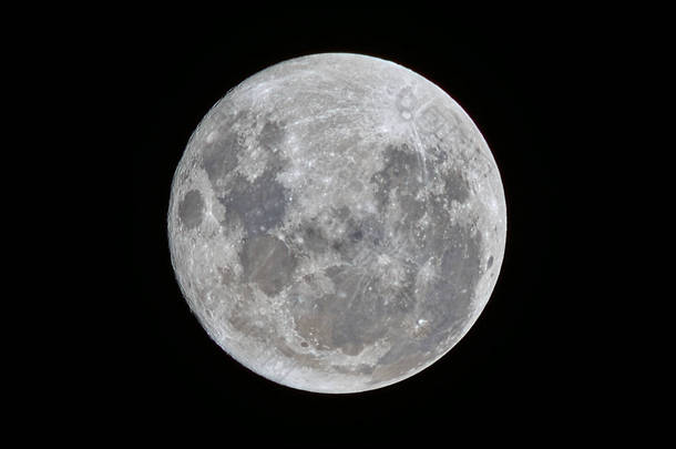 2019年2月18<strong>日</strong>的<strong>超级</strong>月亮，从阿根廷科尔多瓦科尔多瓦市看.