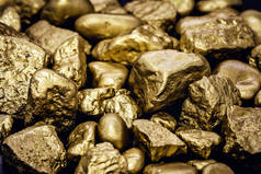 黄金是一种化学元素。黄金广泛应用于珠宝、工业和电子以及储存。稀有、奢华的石头.