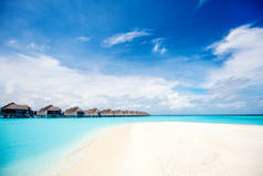马尔代夫奇异岛屿上美丽的热带海滩