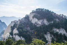 华山石山美丽的空中景观.陕西最受欢迎旅游胜地的山顶谷地