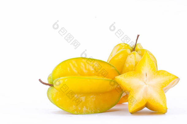 星形水果或星形苹果（星形水果）在白色背景下健康的星形水果食品分离出来