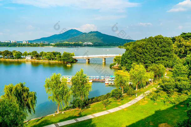 南京一个美丽的公园湖