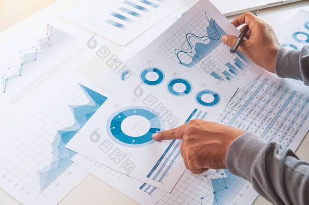 商人工作数据文档图表报告营销研究发展规划管理战略分析财务会计。业务办公室概念.