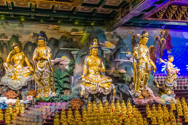 <strong>海南三亚</strong>南山文化中心内33尊观音神像的佛像