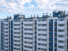 多公寓多层住宅楼、嵌板式新建筑、翻新、城市新住宅区景观