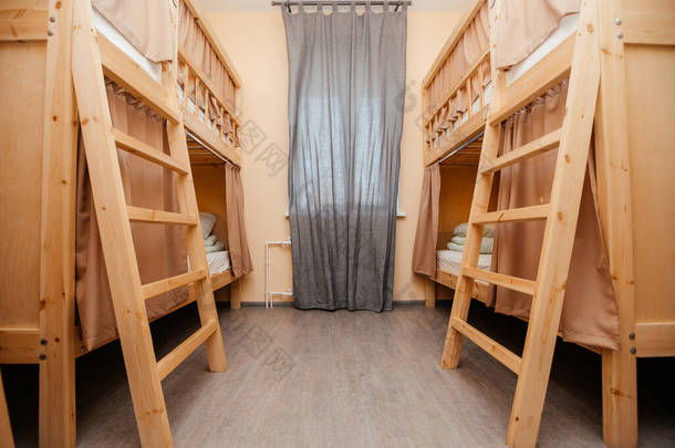 宿舍有舒适的<strong>双层</strong>床。为游客、游客和学生制定度假目的地预算。复制空间