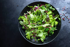 生菜沙拉生菜杂烩多汁微绿色小吃准备好在桌子上吃健康的小吃顶视图复制空间文本食物背景乡村