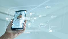 博士在线和虚拟医院的概念、诊断和关于智能手机的在线医疗咨询、与网络患者的沟通、医疗保健、创新和医疗技术.
