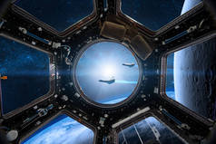 从地球背景空间站的舷窗上观看。Nasa 提供的这个图像的元素.