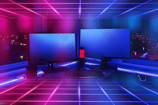 房间里有<strong>霓虹</strong>灯。游戏区。室内电脑游戏，游戏运动和流媒体。内部的<strong>霓虹</strong>灯背景。房间的夜景，白色的桌子，<strong>霓虹</strong>灯。蓝色和粉色<strong>霓虹</strong>灯.
