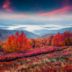 喀尔巴阡山脉的秋天风景.