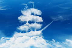 海盗船或航行船在海上云概念的形状.