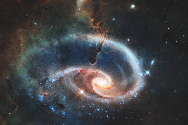 远离地球好几光年的外太空星域。 Nasa提供的图片元素.