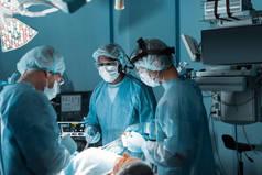 多文化外科手术病人在手术室里的作用