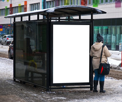 冬天的巴士站
