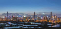 黄昏时分中国深圳市的天际线