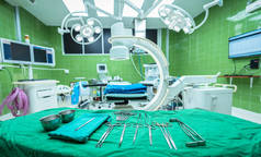 外科手术工具设备和医疗设备在现代手术室