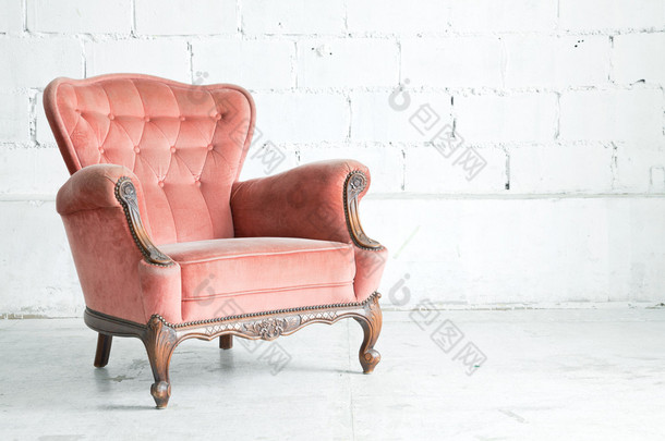 粉红色古典扶手椅