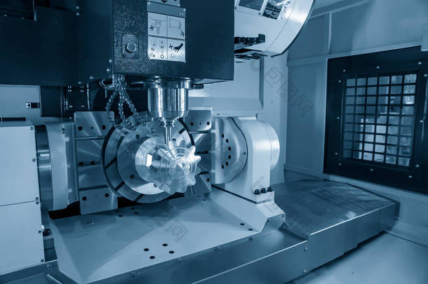 五轴数控加工中心用实心球头铣刀切割机械零件。用5轴数控铣床加工高技术机械零件的工艺.