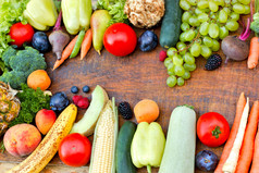 新鲜的有机水果和蔬菜-健康食品