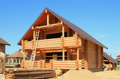 木制房屋建设。新木房子