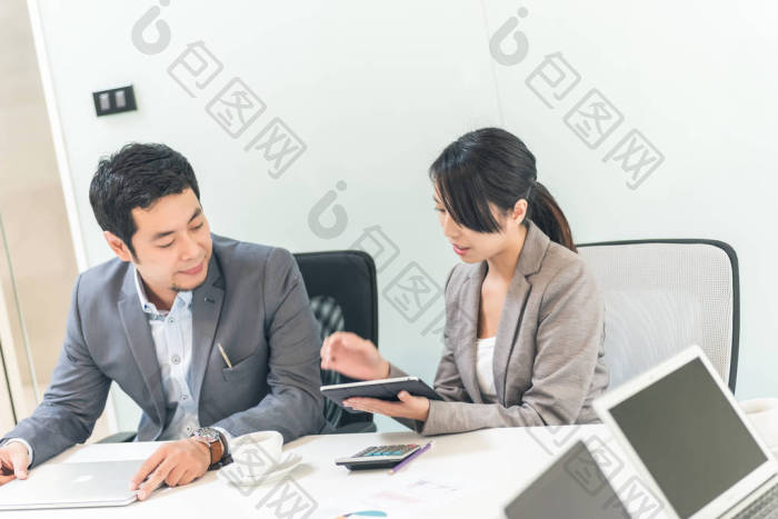 商界人士会面图片-包图网企业站