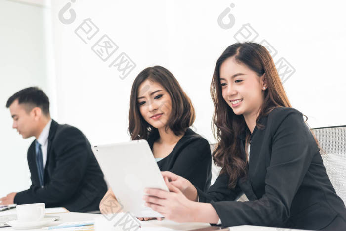 商界人士会面图片-包图网企业站