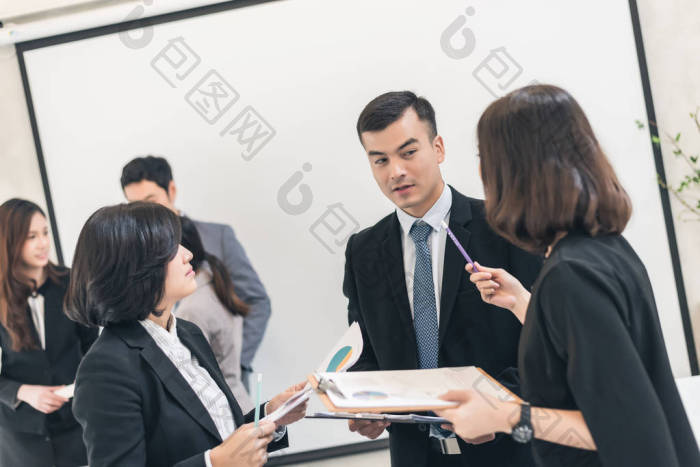 商界人士会面图片-包图网企业站