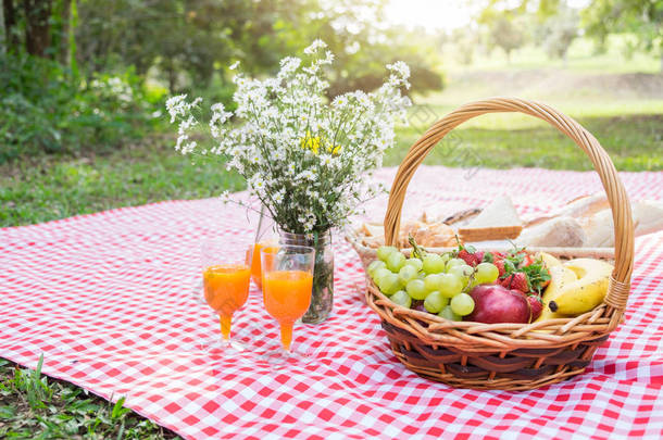 健康食品和配件户外夏季或春季野餐, Pi
