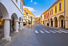 武科瓦尔城市广场和建筑街景, 克罗地亚 Slavonija 地区