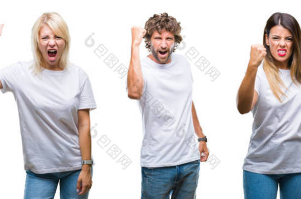 成群结队的人穿着休闲的白色 t恤在孤立的背景愤怒和疯狂的举起拳头沮丧和愤怒, 同时大喊愤怒。愤怒和进取的概念.