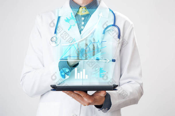 医生与医学新技术虚拟屏幕互动.
